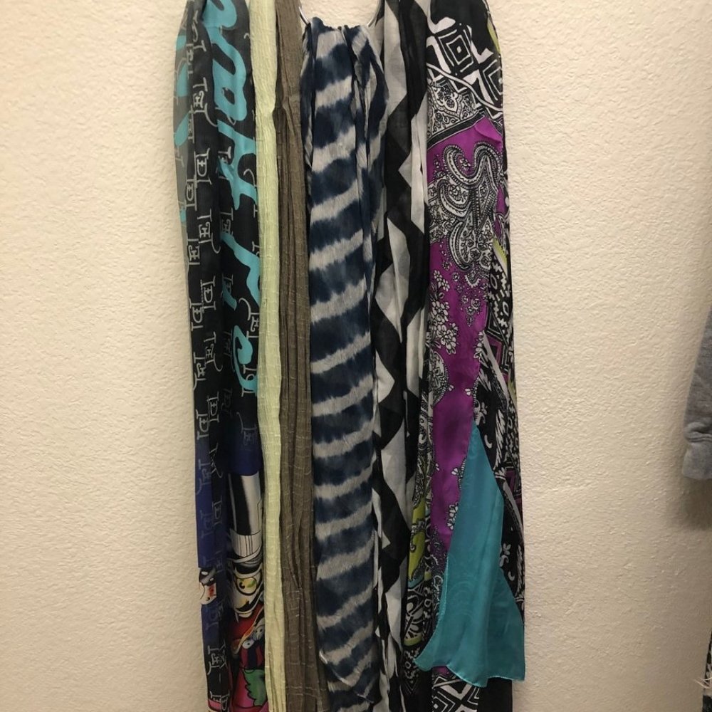 Scarfs - Picture 3 of 3